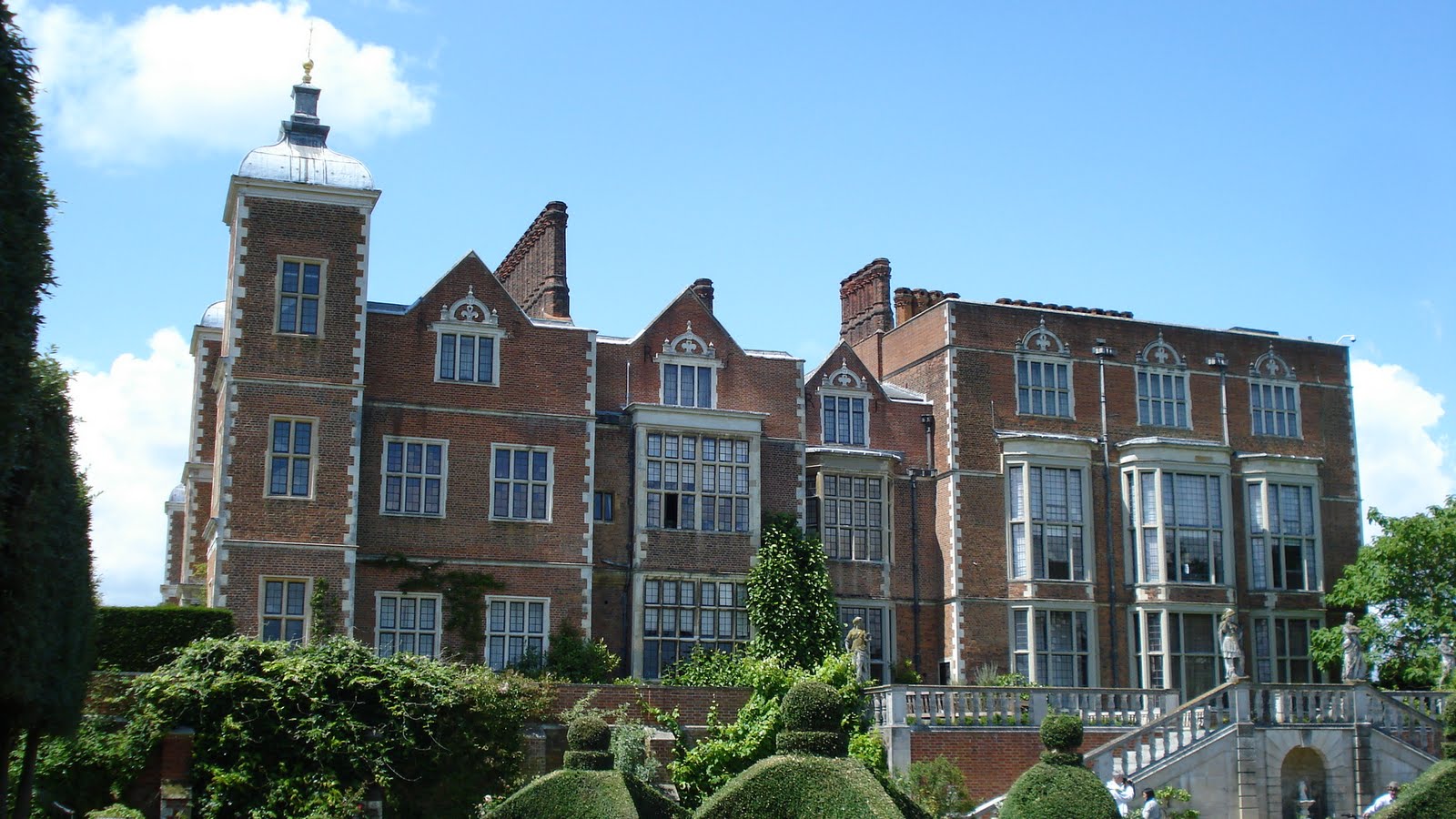 What a blessing! An Afternoon At Hatfield House.