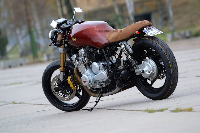 Old Yamaha XJ750 Turned into a Cool Cafe Racer