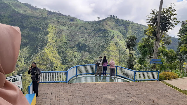 Indahnya Plaza Rengganis, Wisata Alam di Lereng Gunung Argopuro Jatim