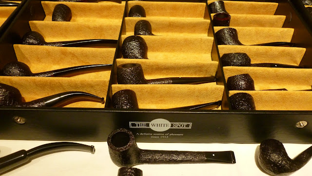 À la une de PipeGazette : "Le salon Butz-Choquin, Savinelli et Dunhill à Paris" - Page 2 Des%2BShell