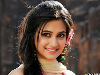 Beautiful-South-Indian-Girl-Wallpaper-Images-800x601