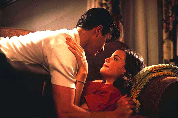 Liv Tyler and Joaquin Phoenix in Inventing the Abbotts 1997 movieloversreviews.filminspector.com