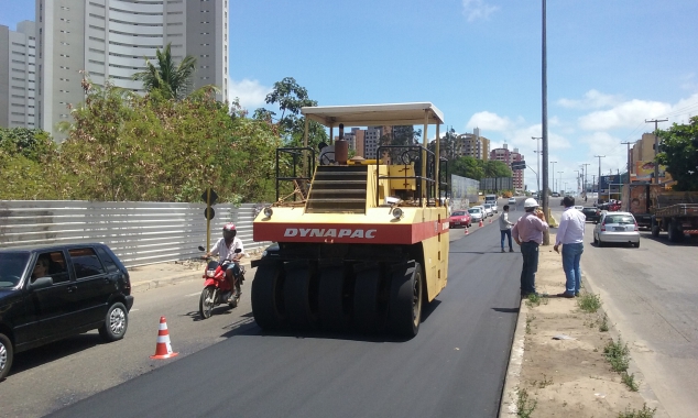 Recapeamento da Av. Ayrton Senna começou na sexta e tem prazo de