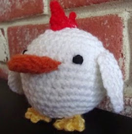 http://translate.google.es/translate?hl=es&sl=en&tl=es&u=http%3A%2F%2Fsnoodlestudio.blogspot.com.es%2F2010%2F02%2Ffree-chicken-amigurumi-pattern.html