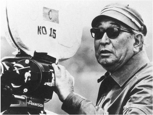 http://1.bp.blogspot.com/-85fPr9NJ7NU/ToYKdlfD7MI/AAAAAAAALrs/jDyP0fahLis/s1600/akira-kurosawa.jpg