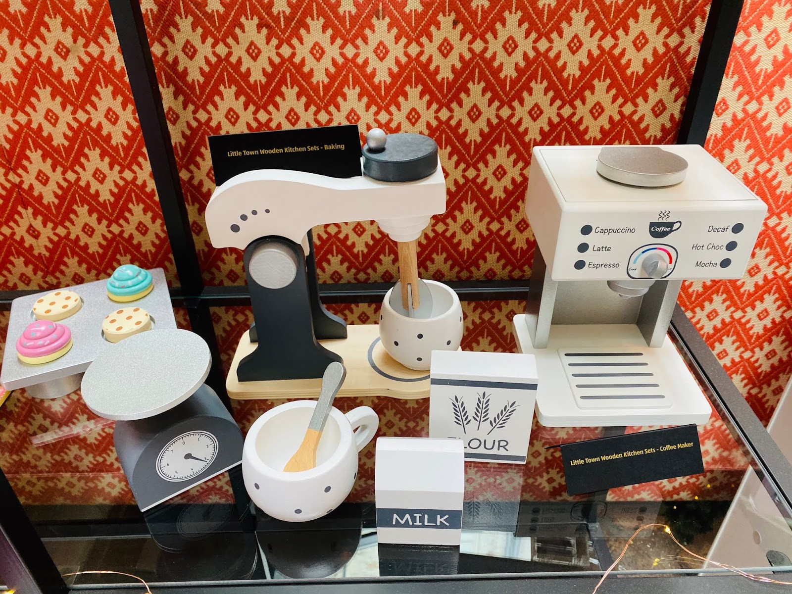 little town wooden baking set