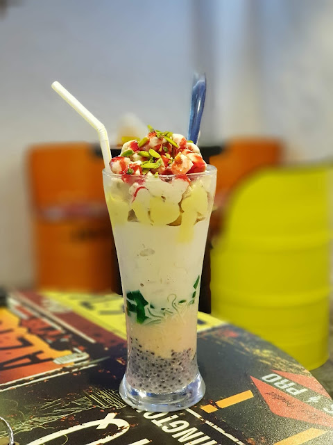 dubai top food bloggers dessert sharjah