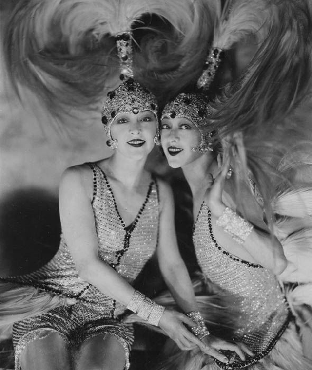 37 Vintage Portrait Photos of the Dolly Sisters, Scandalous Vaudeville