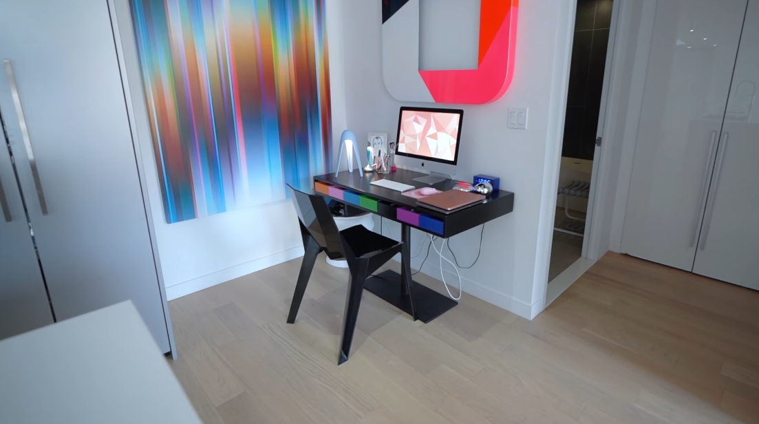 27 Interior Design Photos vs. Karim Rashid's NYC Luxury Penthouse Tour