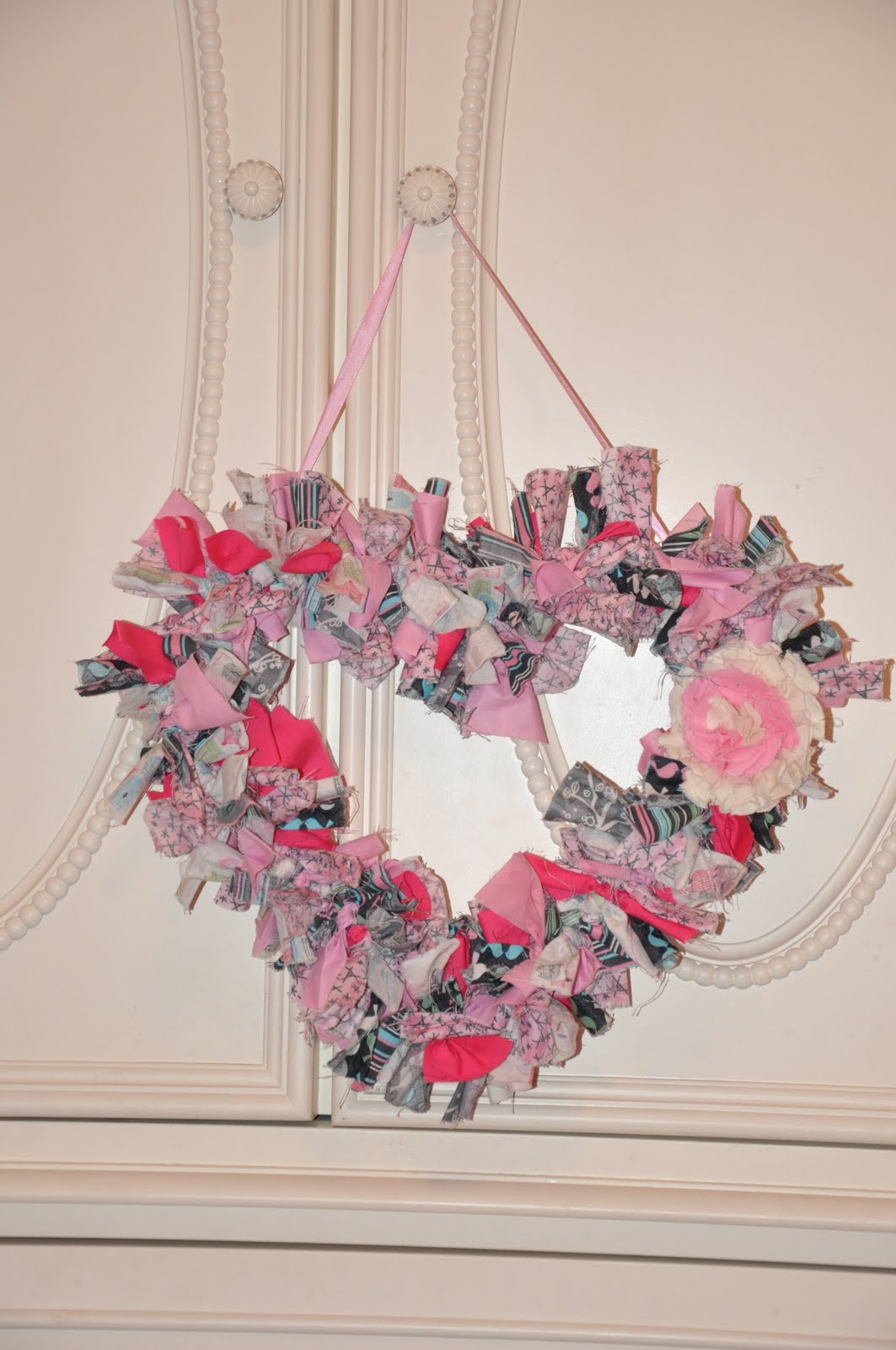 Running With Glitter: REWIND- Shabby Chic Heart Wreath