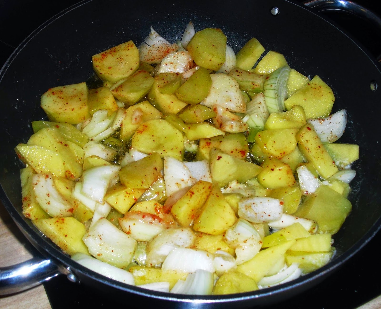 Lecker Essen aus Resten: Wirsing Kartoffelpfanne Bratwurst Lecker Essen aus Resten: Wirsing Kartoffelpfanne Bratwurst