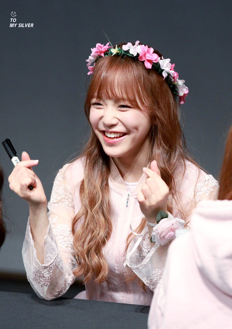 최근 러블리+보조개하면 생각난다는 여돌 | 인스티즈