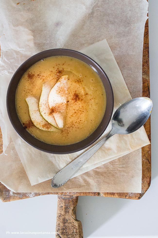 zuppa di zucca con ceci, pere e paprica dolce