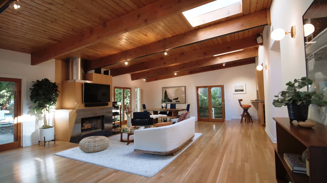 20 Interior Design Photos vs. Hollywood Hills Luxury Home Tour