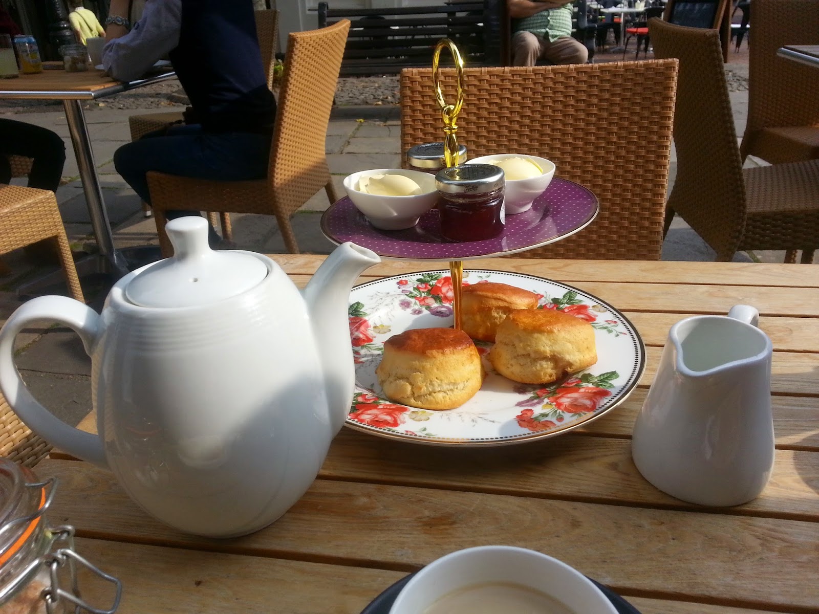 It's So Sadie Cream teas with mother dearest