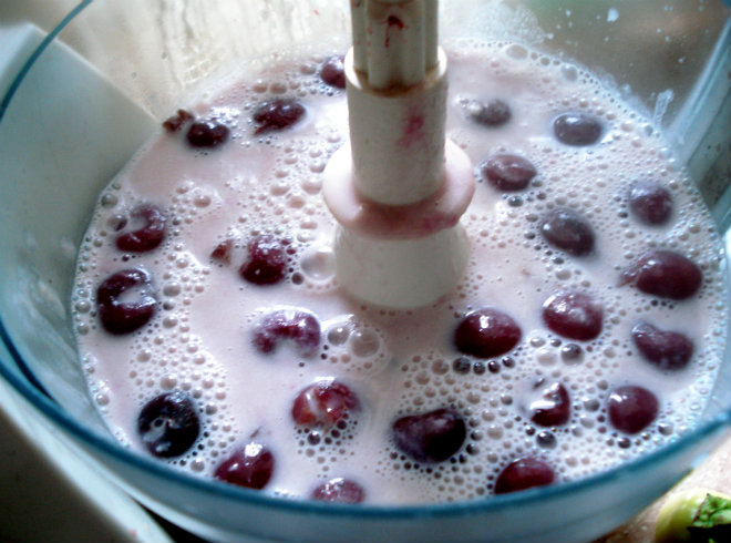 Cherry ice cream by Laka kuharica:  Pour mixture into a blender