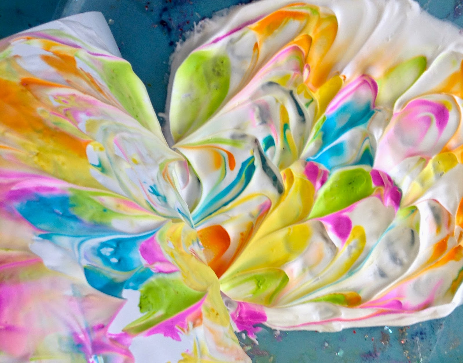 beehive ART Marbling with shaving cream