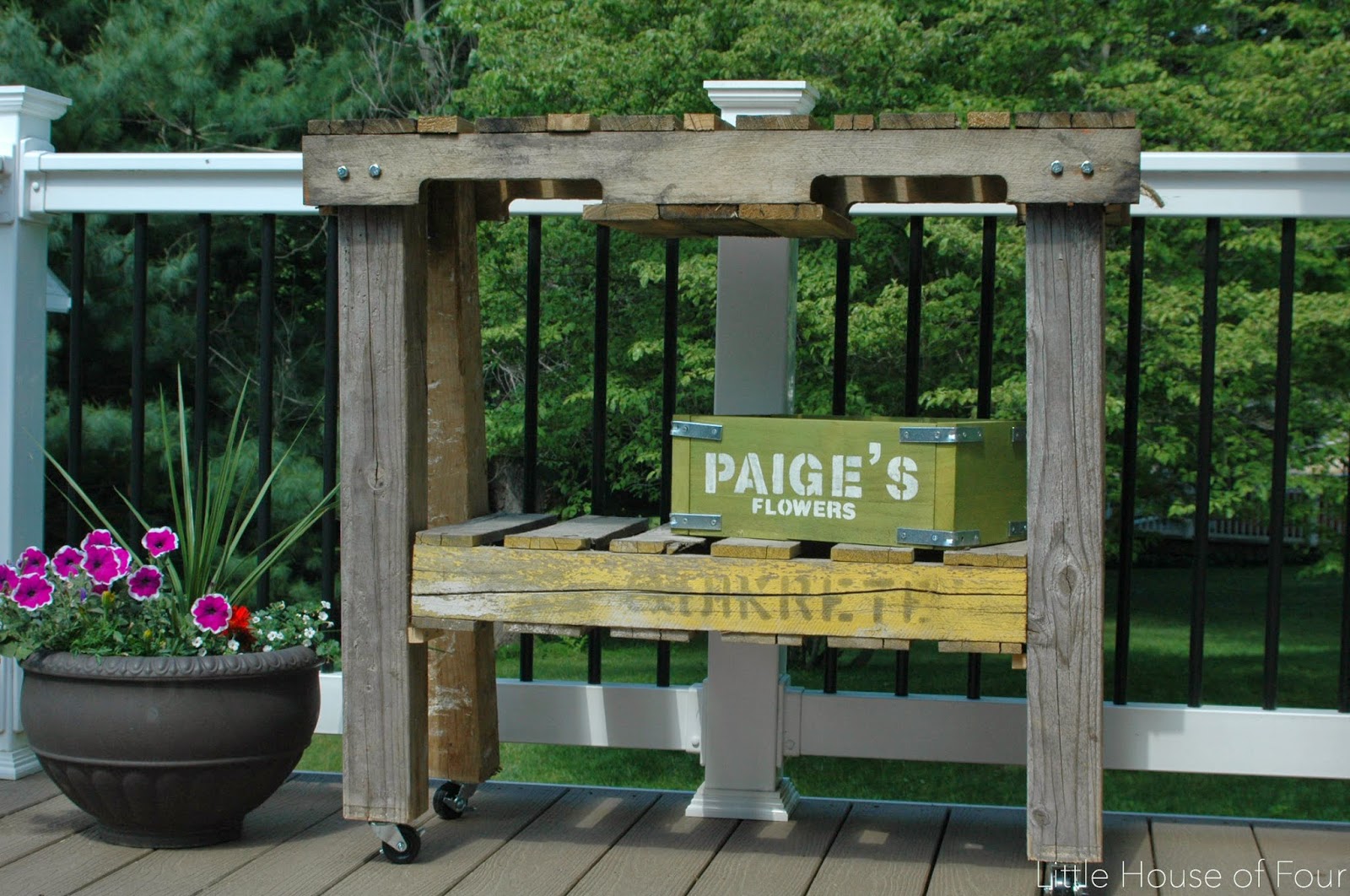 20 Awesome DIY Pallet Projects | Little House of Four ...