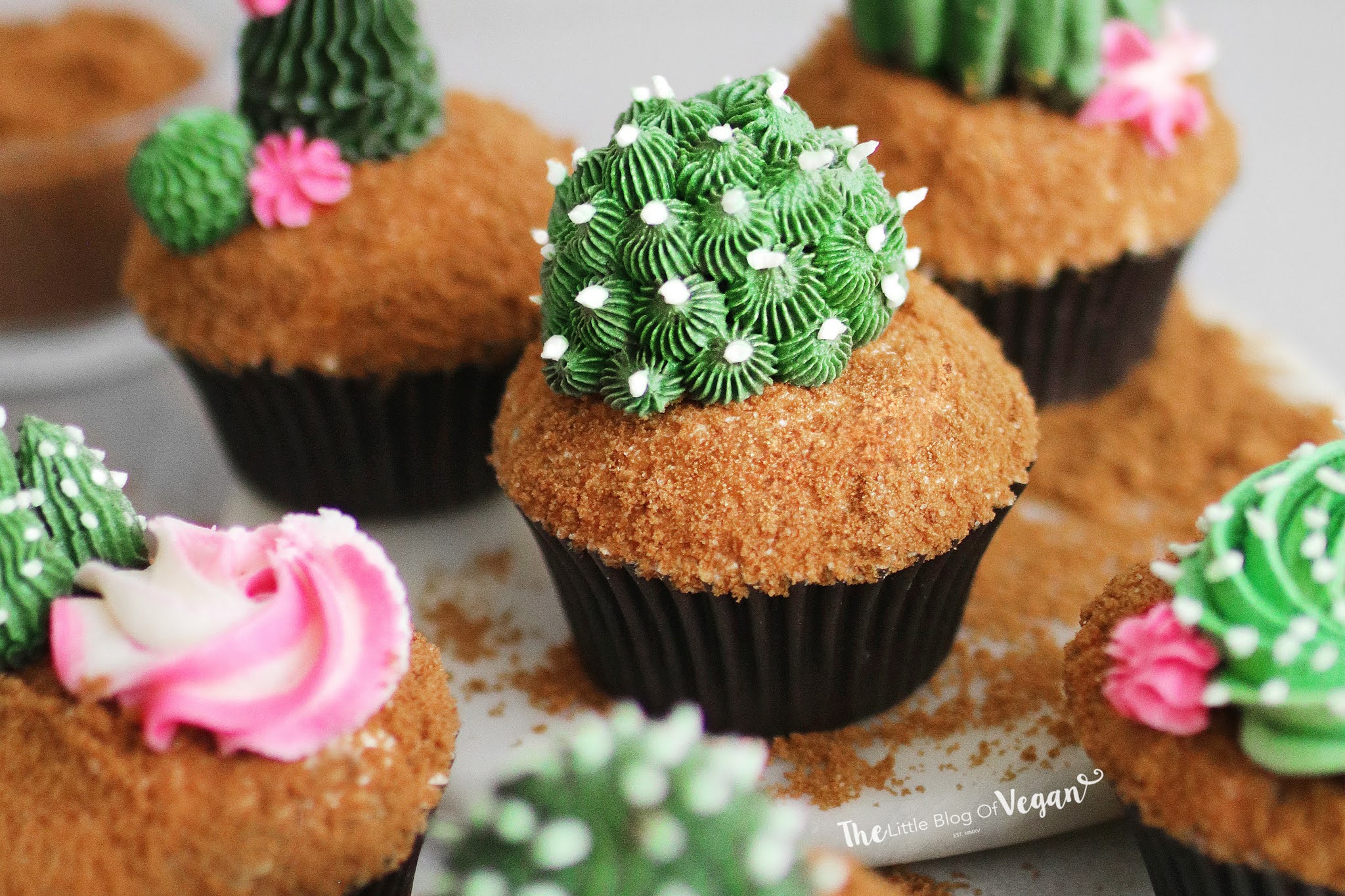 Easy Cactus Cupcakes