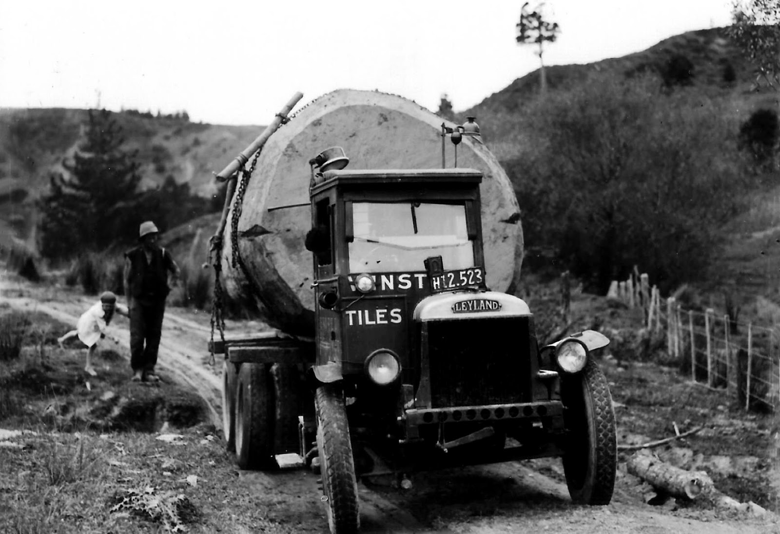Transpress Nz Leyland Truck With A Big Load Nz 1930s