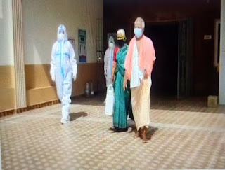 76 வயது கணவரை கொரோனாவில் இருந்து மீட்க கூடவே தங்கி போராடிய மனைவி 76 வயது கணவரை கொரோனாவில் இருந்து மீட்க கூடவே தங்கி போராடிய மனைவி