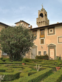 Osbert Sitwell inherited the Castello di  Montegufoni from his father 