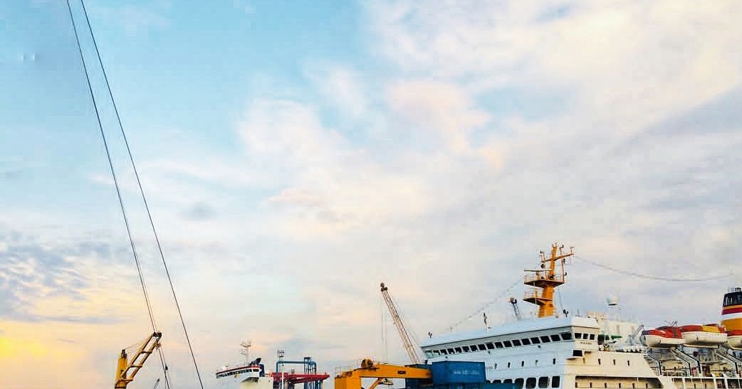 Puisi Karya Chairil Anwar Berjudul Senja Di Pelabuhan