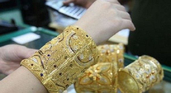 Saat Kiamat, Wanita Yang Melakukan Hal Ini Pakai 2 Gelang Dari Neraka – Naudzubillah