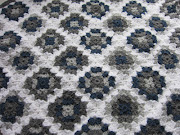 Badeendjes. ﻿. Arianne speelt blijkbaar graag met badeendjes