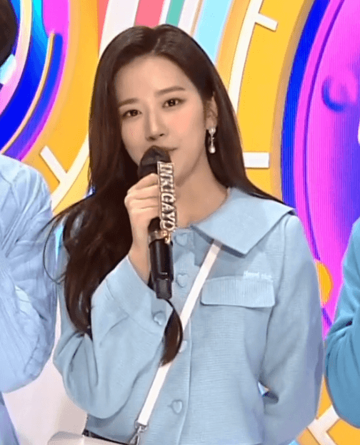 아이즈원> 인기가요 첫 MC 안유진