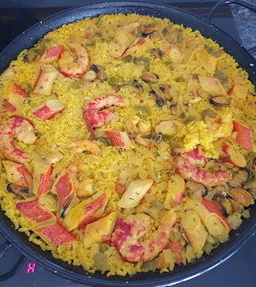 Paella Con Salpicón De Marisco
