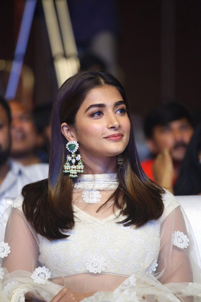 Pooja Hegde in White Salwar from Most Eligible Bachelor Event Pooja-hegde-most-eligible-bachelor-24