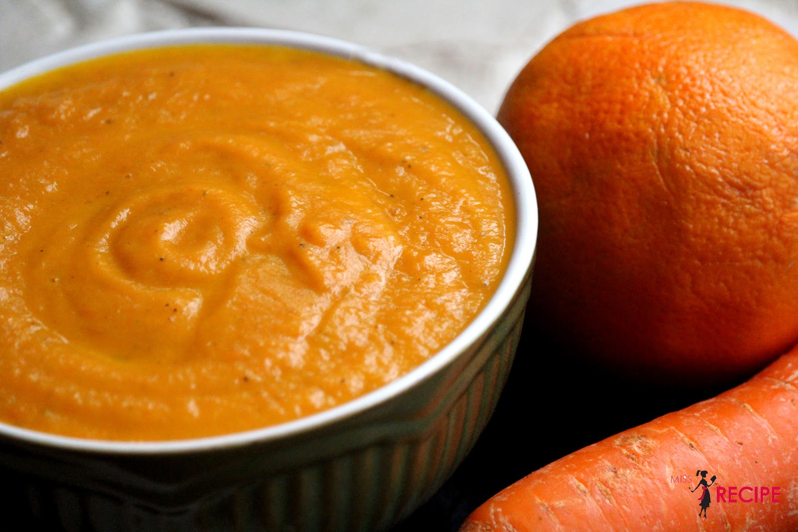 Potage aux carottes et à l'orange Traiteur vegan à Québec Potage aux carottes et à l'orange Traiteur vegan à Québec