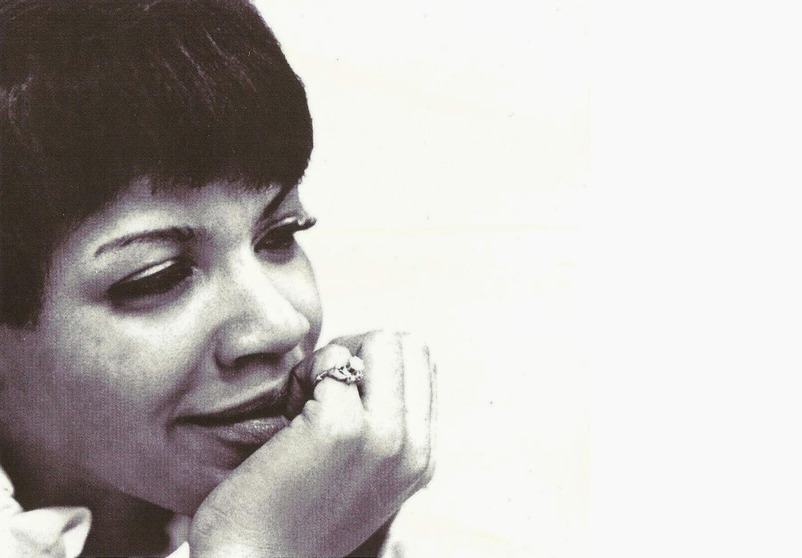 Can't help falling in love with you elvis. I can't help myself. пауза в отношениях картинки. Can't help doing smth. I can't help примеры предложений.