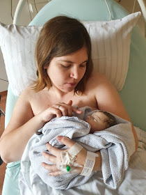 Wenn Dein Kind kurz nach der Geburt sterben wird: Linas palliative Geburt. Julia erzählt von ihren Erfahrungen, auch während der Schwangerschaft, und den Emotionen von Glück und Trauer.