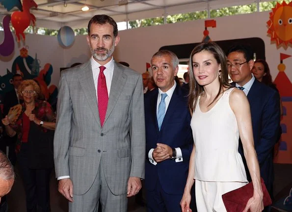 Queen Letizia Jewels - Coolook Hera Earrings. Queen wore Hugo Boss jumpsuit. President Marcelo Rebelo de Sousa