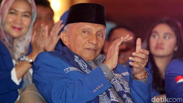Jejak Amien Rais di Deklarasi KAMI tapi Absen saat PAN Peringati Hari Jadi Jejak Amien Rais di Deklarasi KAMI tapi Absen saat PAN Peringati Hari Jadi