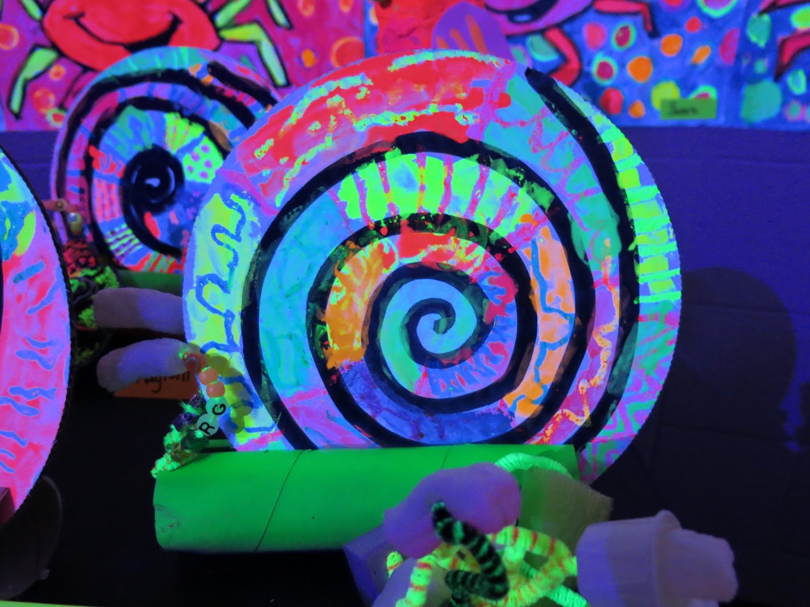 Almost Unschoolers: Glow in the Dark Glue Paint