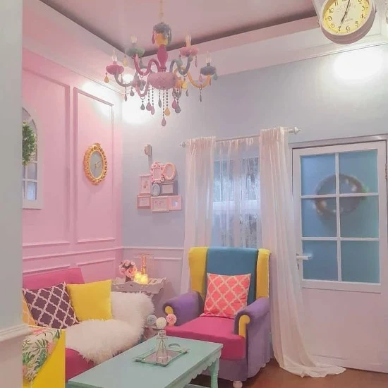 rumah minimalis dengan kombinasi warna cat merah jambu