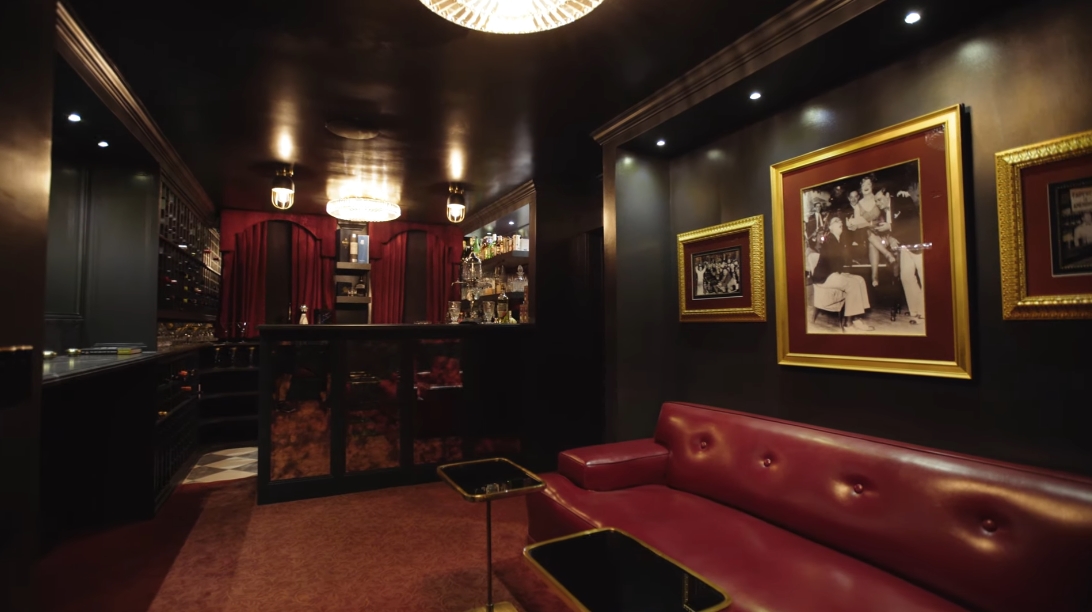 45 Interior Design Photos vs. 601 S Windsor Blvd, Los Angeles Luxury Mansion Tour