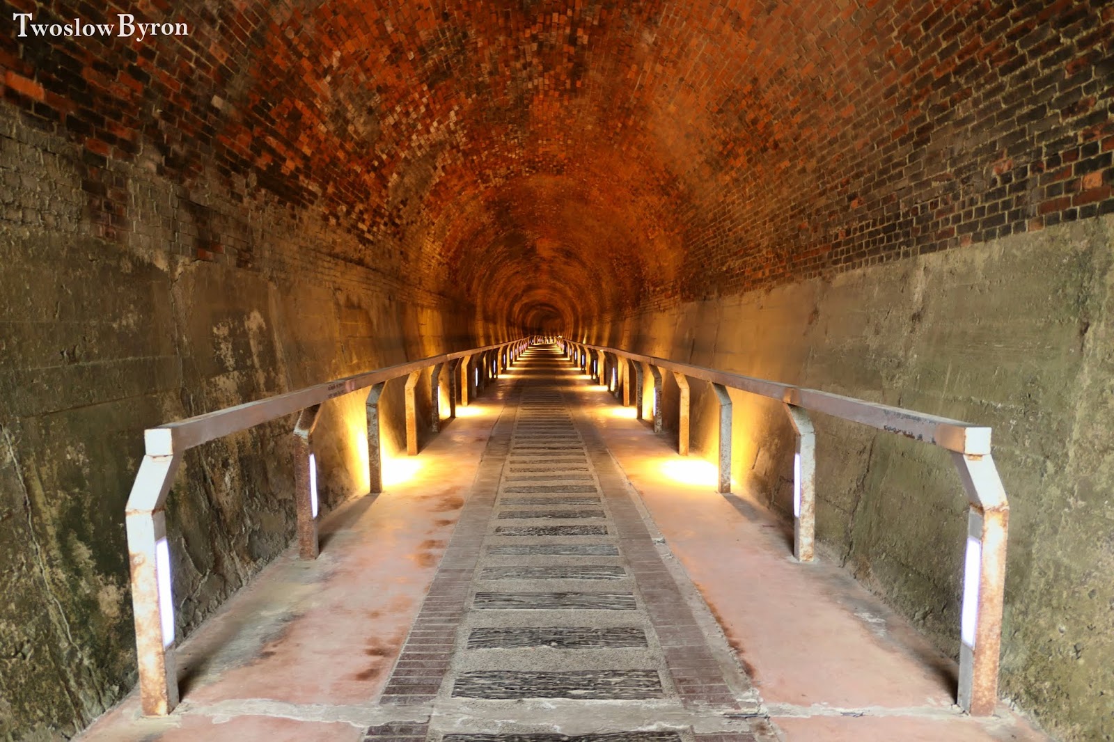 【苗栗後龍】過港隧道｜古色古香的黃金隧道與眺望美景的小秘境