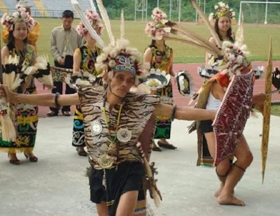 Tari Kancet Papatai perpaduan Seni dan Budaya - berbagaireviews.com