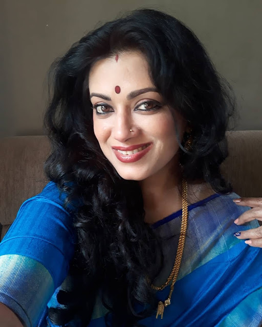 [Image: vxK-R_Y5p4G2mXBPeWUVjaRlg8VvHfIUc0Y77-_jq5s.jpg]