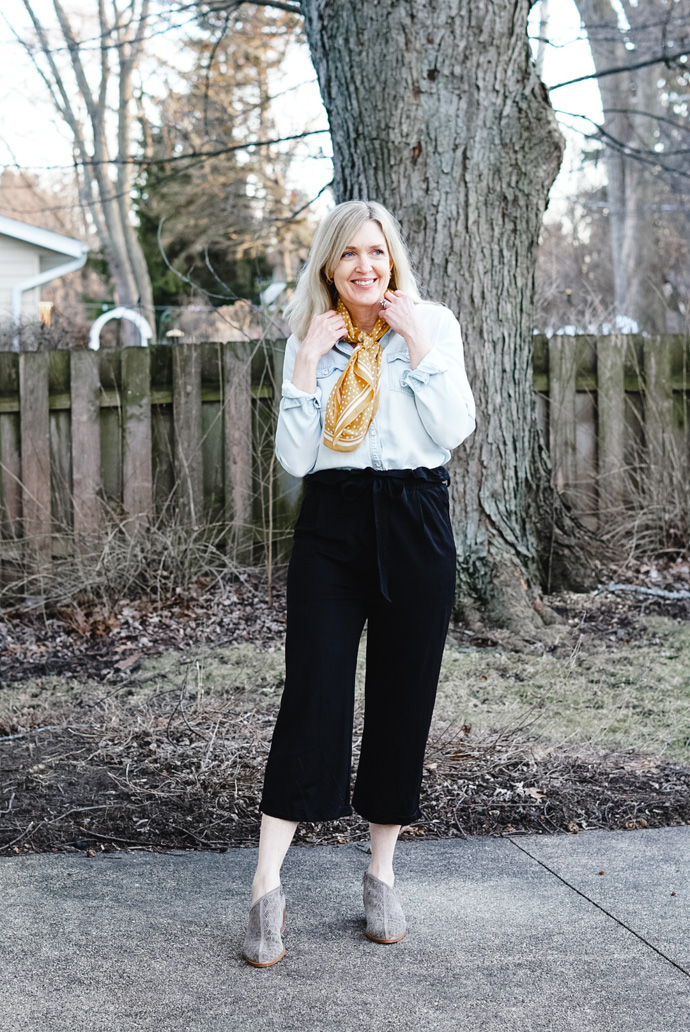 what to wear with paper bag pants