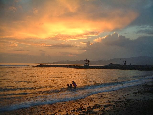 [Image: Sunset+at+Candi+Dasa.jpg]