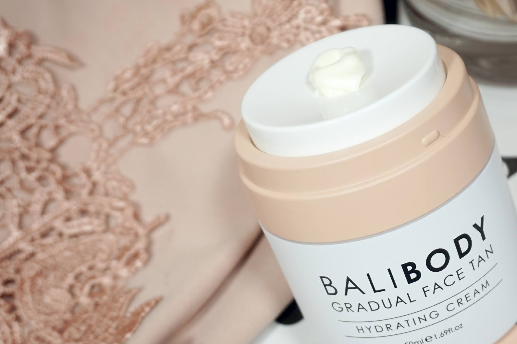  Review Bali Body Gradual Face Tan PRETTY IS MY PROFESSION