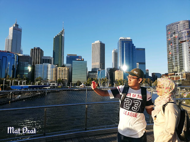 Percutian Perth Itinerari Perth Elizabeth Quay Bridge