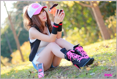 Pokemon-Black-and-White-Cosplay-Heroin-Cosplay-3-by-Koyuki