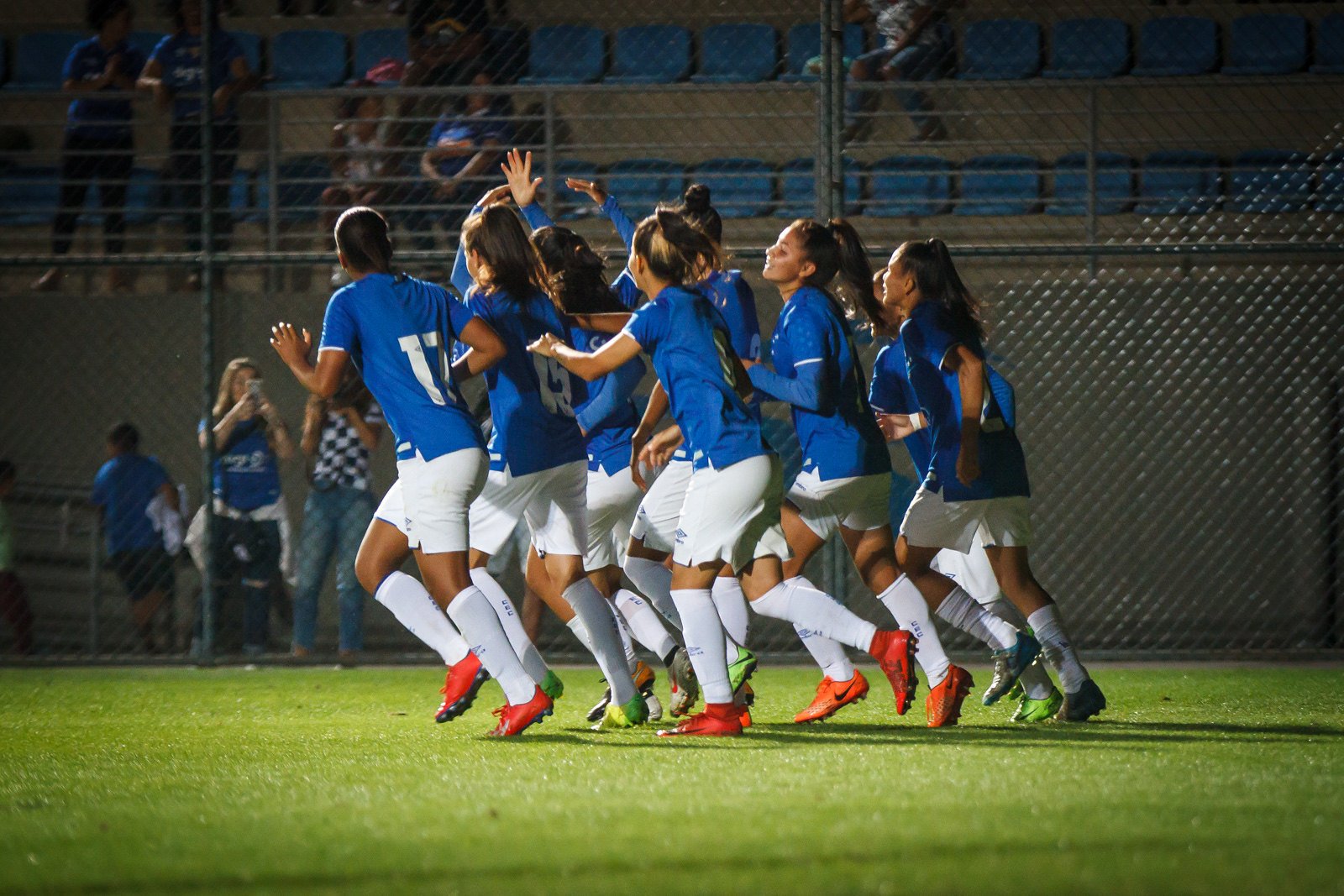 Cruzeiro volta a vencer o Grêmio e está na decisão do Brasileirão