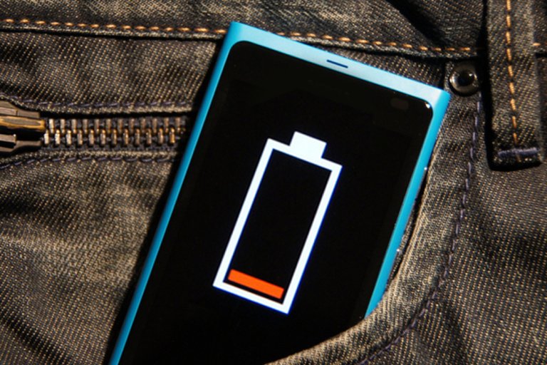 Is it normal that my smartphone's battery runs out by the end of the day?
